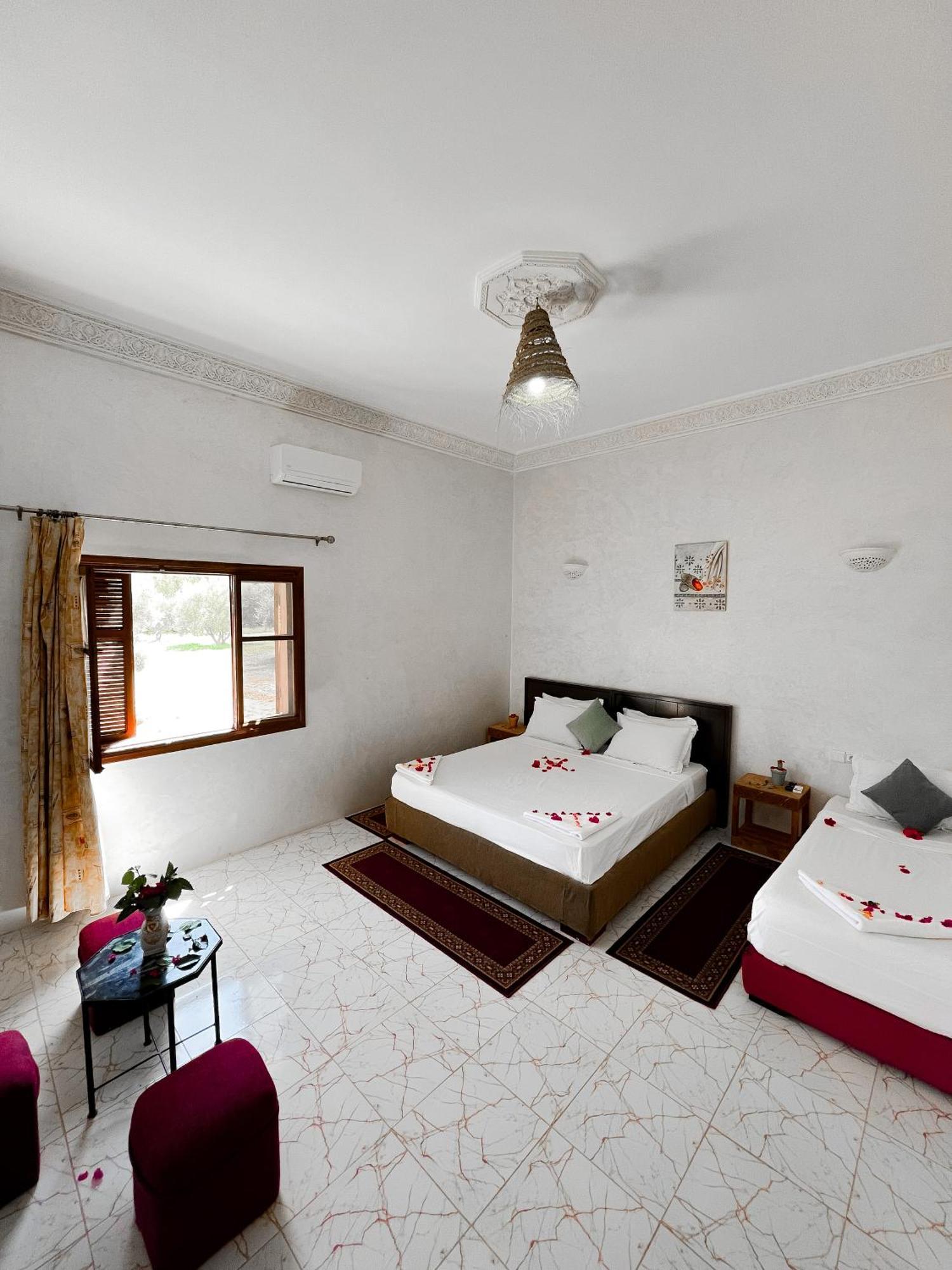 Guest House Qodwa Sidi Abdallah Ghiat Exterior foto